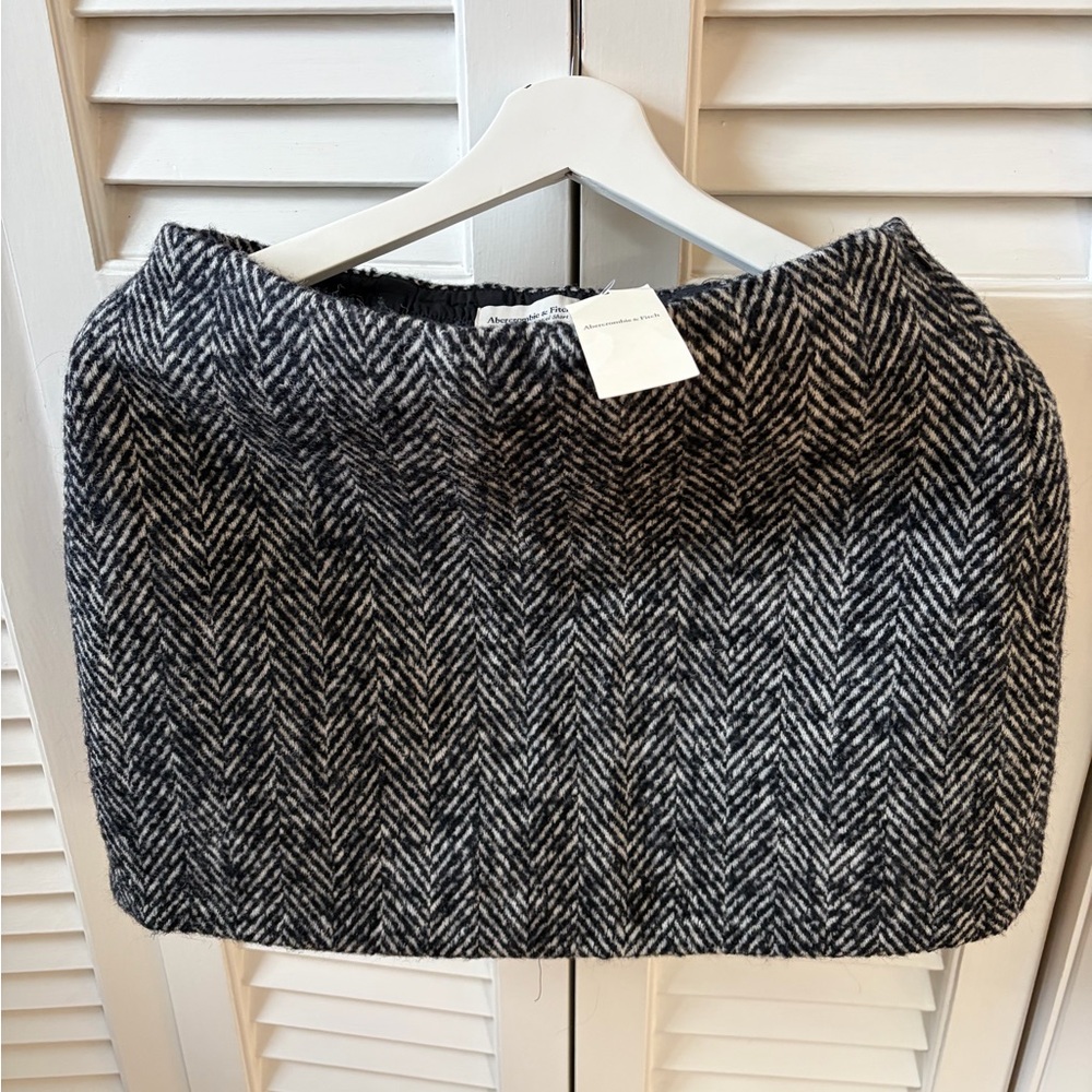 NWT Abercrombie & Fitch mini Skort Small